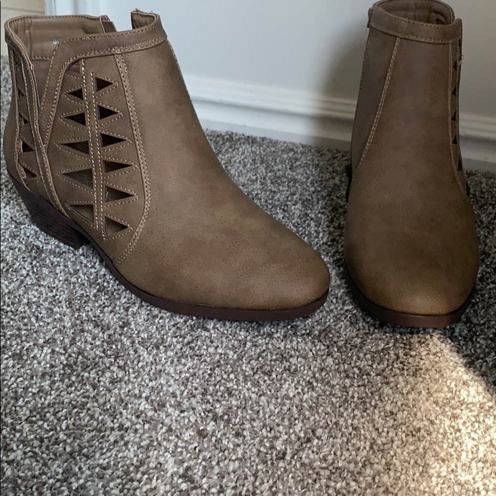 Ankle boots